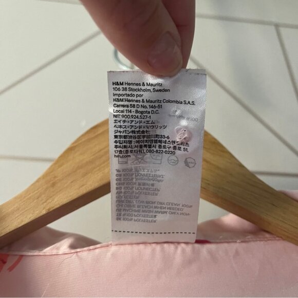 H&M Lobster Print Satin Pajamas - Picture 7 of 13